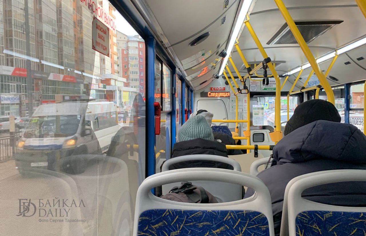 Жителям Бурятии советуют держать дистанцию в общественном транспорте