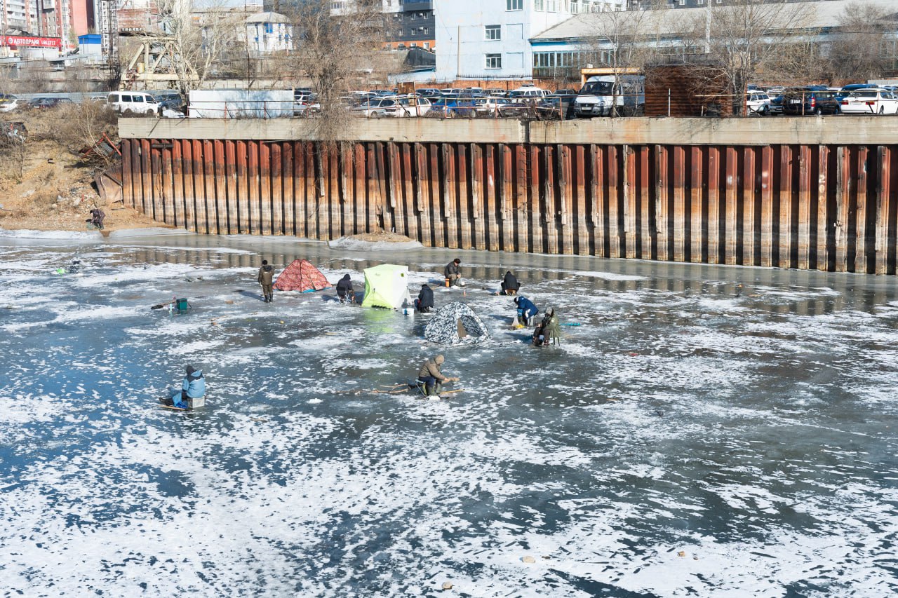 В Улан Удэ устанавливают знаки: выход на лёд запрещён! В Улан Удэ устанавливают знаки: выход на лёд запрещён!