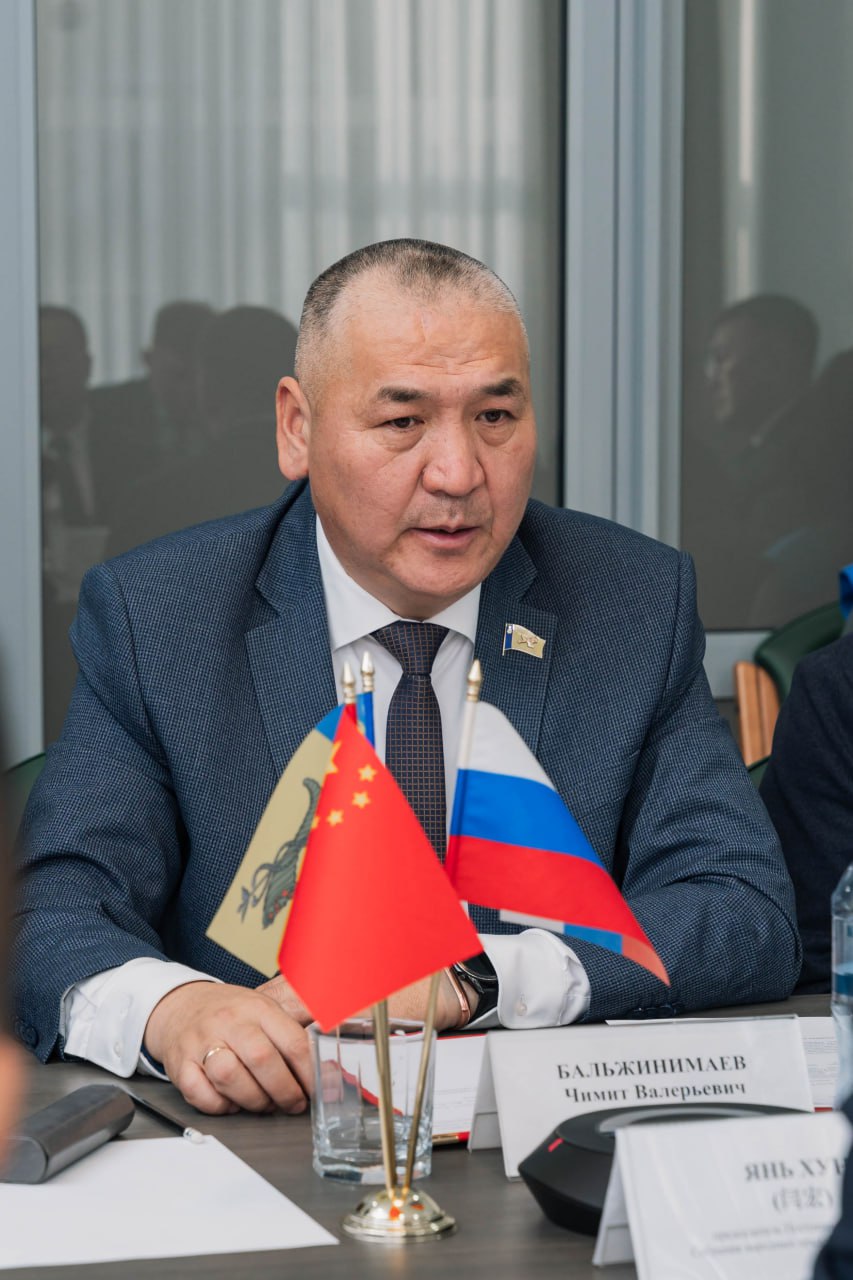 Открытие авиарейса Эрлянь-Улан-Удэ обсудили в мэрии Открытие авиарейса Эрлянь-Улан-Удэ обсудили в мэрии