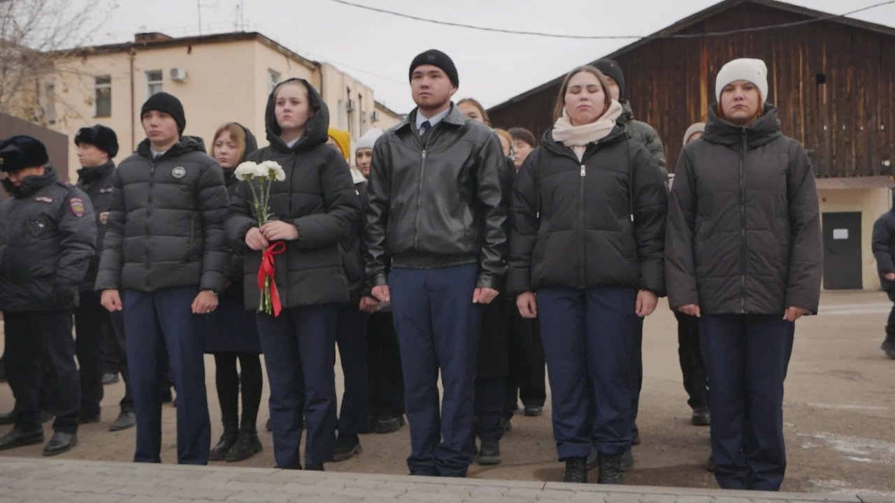 Герои всегда с нами. В Улан-Удэ установили мемориал памяти сотрудников МВД погибших при исполнении