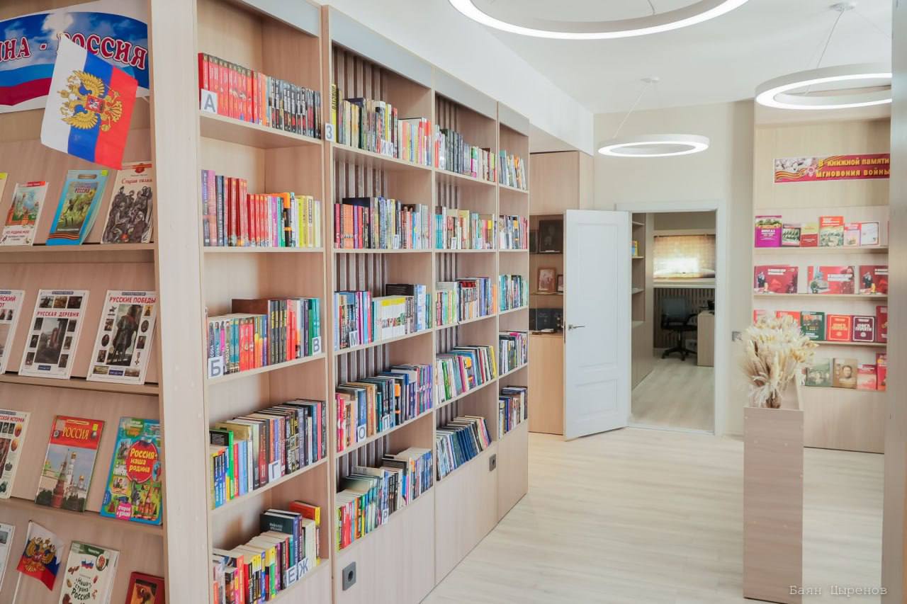 Скрипучие и неудобные стулья, строгая женщина в очках — этот образ библиотек уходит в прошлое Скрипучие и неудобные стулья, строгая женщина в очках — этот образ библиотек уходит в прошлое