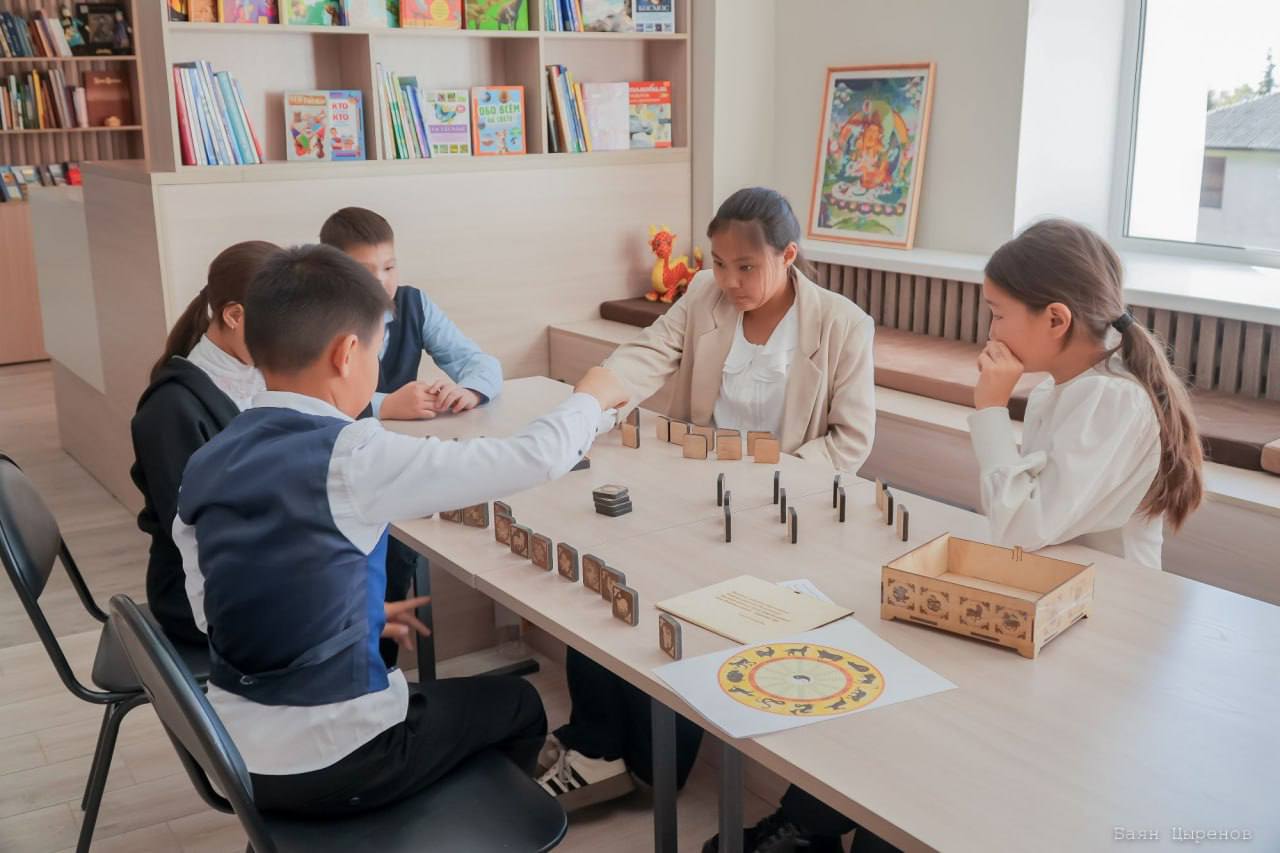 Скрипучие и неудобные стулья, строгая женщина в очках — этот образ библиотек уходит в прошлое Скрипучие и неудобные стулья, строгая женщина в очках — этот образ библиотек уходит в прошлое