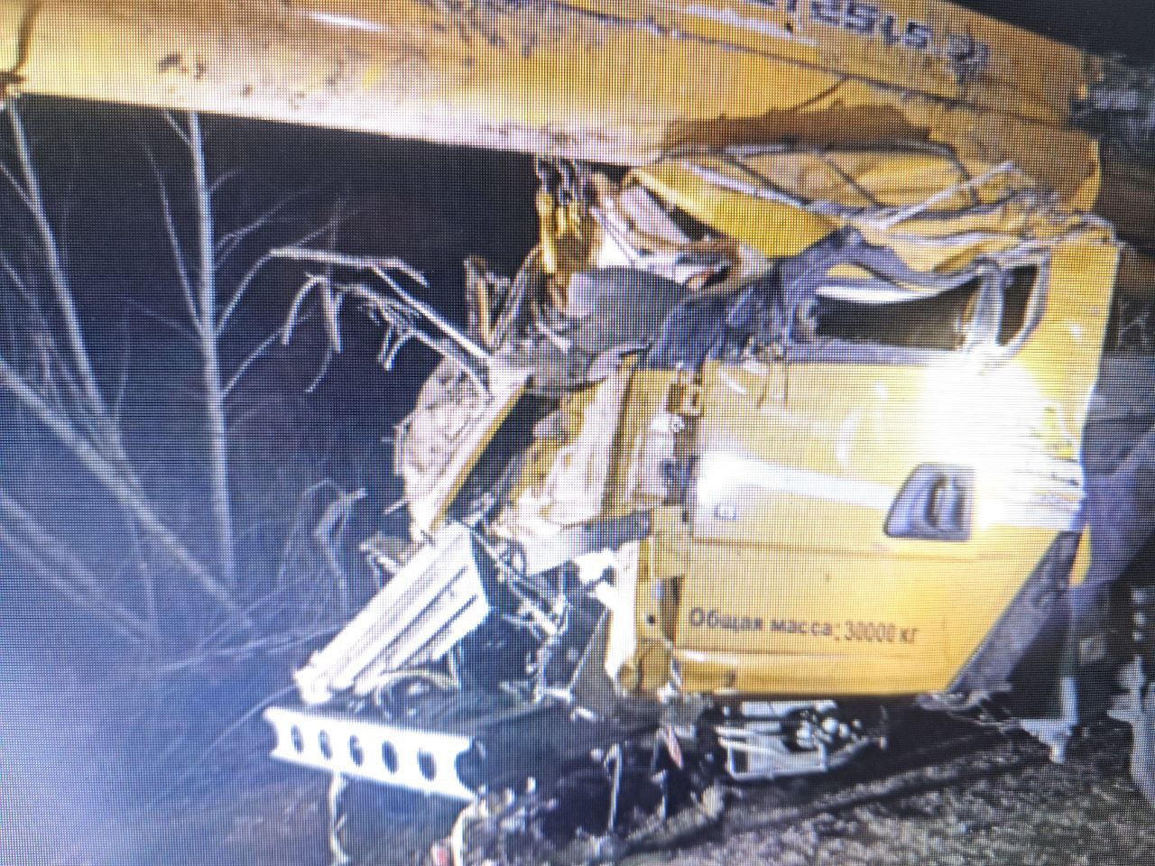 Автокран с вахтовиками опрокинулся в Забайкальском крае Автокран с вахтовиками опрокинулся в Забайкальском крае