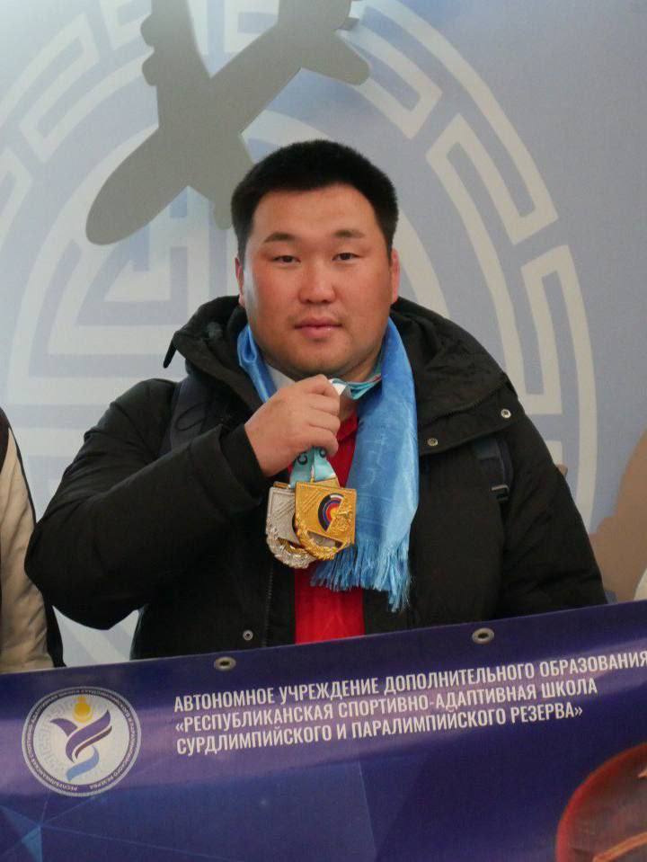 В Улан-Удэ торжественно встретили Чемпиона мира по стрельбе из лука В Улан-Удэ торжественно встретили Чемпиона мира по стрельбе из лука