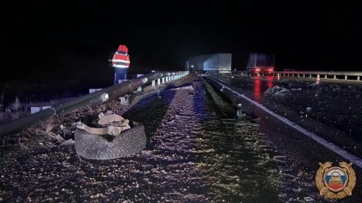 Водитель Lexus погиб в столкновении с фурой