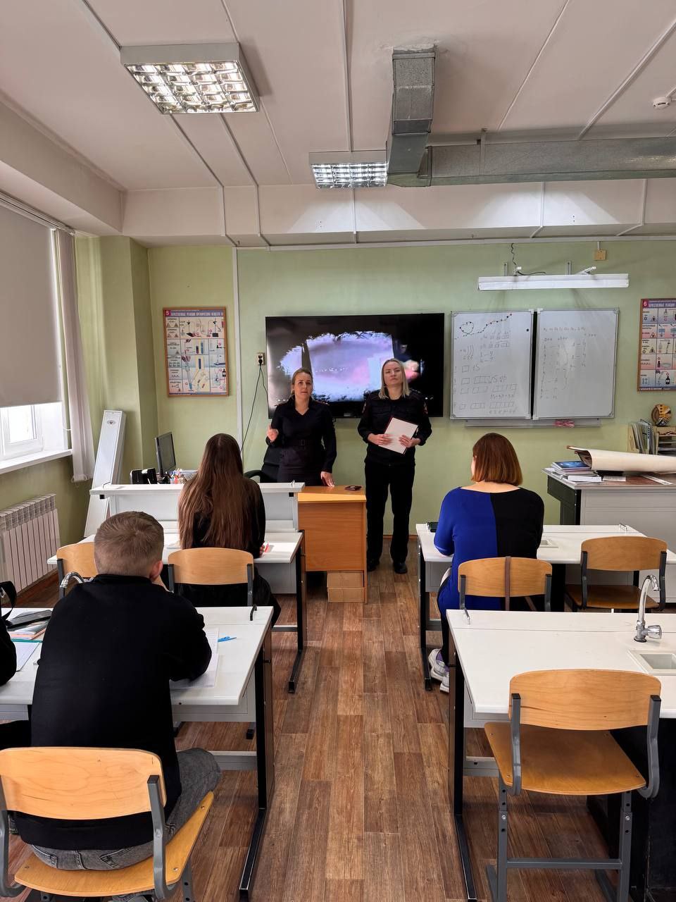 Сотрудники Северобайкальского ЛО МВД России на транспорте встретились со студентами Бурятского республиканского многопрофильного техникума инновационных технологий в г. Северобайкальске Сотрудники Северобайкальского ЛО МВД России на транспорте встретились со студентами Бурятского республиканского многопрофильного техникума инновационных технологий в г. Северобайкальске