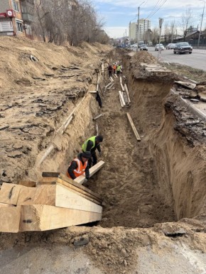 По улице Бабушкина прокладывают ливневку