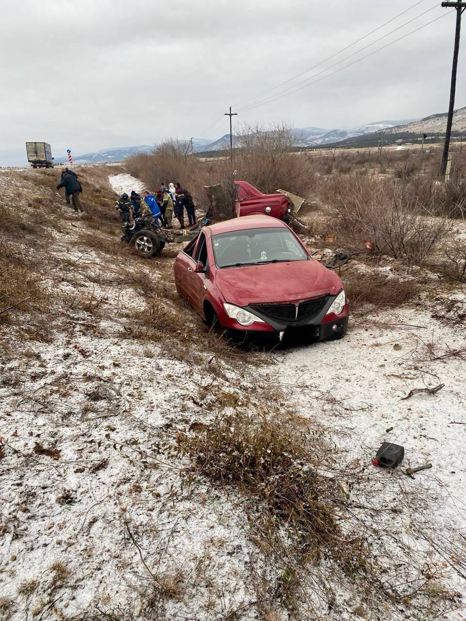 Пикап развалился на трассе в Бурятии Пикап развалился на трассе в Бурятии