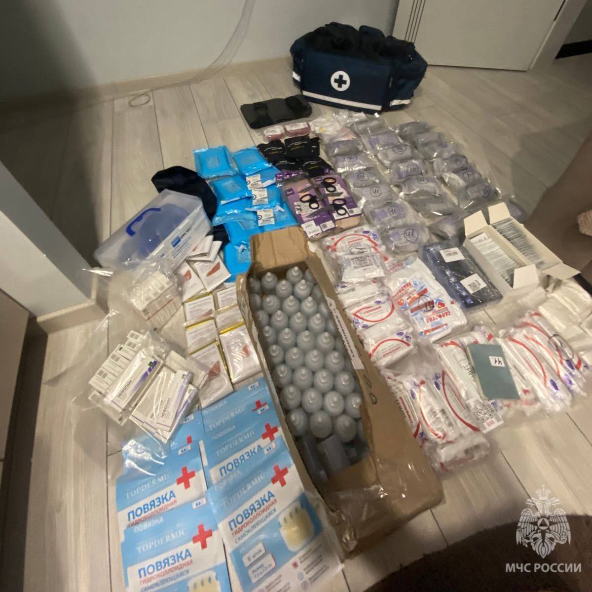 Сотрудники МЧС России помогают воинам-землякам Сотрудники МЧС России помогают воинам-землякам