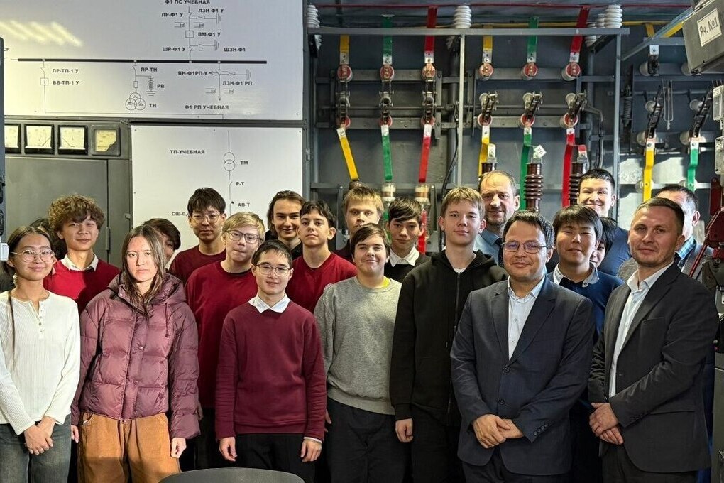 Специалисты «Россети Сибирь» показали школьникам из Улан-Удэ работу электроэнергетика