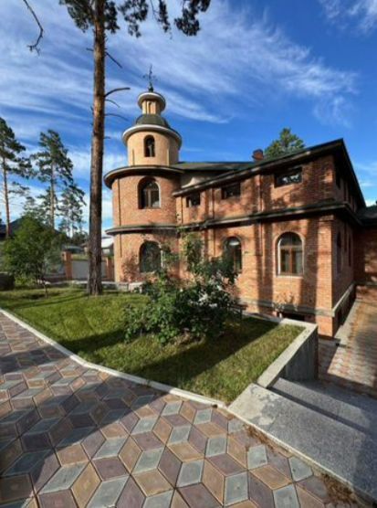 В Улан-Удэ ищут хозяина для замка за 43 миллиона рублей