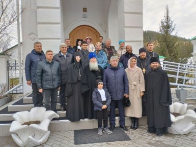 В Батуринском Сретенском монастыре в Бурятии прошло освящение обновленного предела