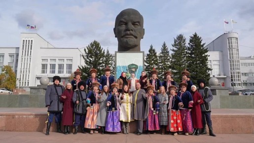 Артисты муниципальных учреждений культуры исполнили песню Анастасии Макеевой «Россия моя» ко Дню народного единства