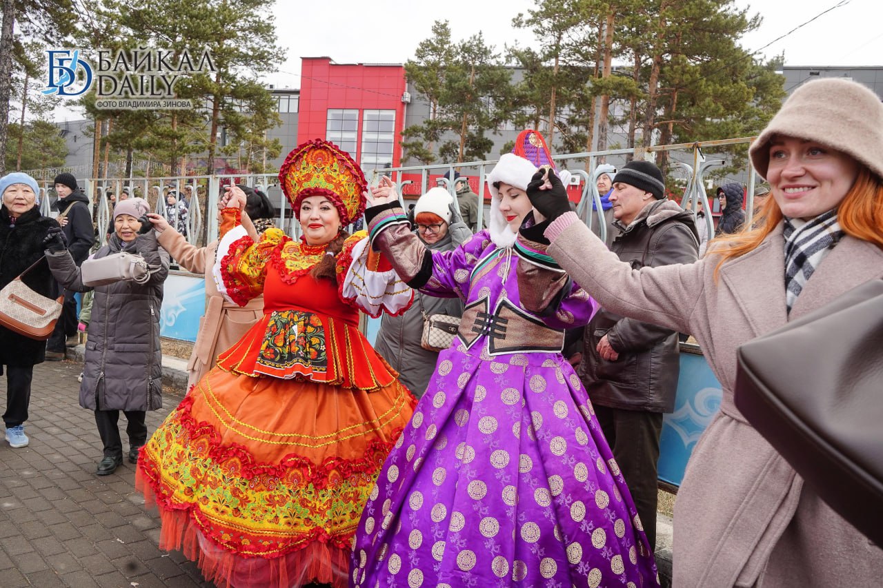 В Улан-Удэ концертом отметили День народного единства В Улан-Удэ концертом отметили День народного единства