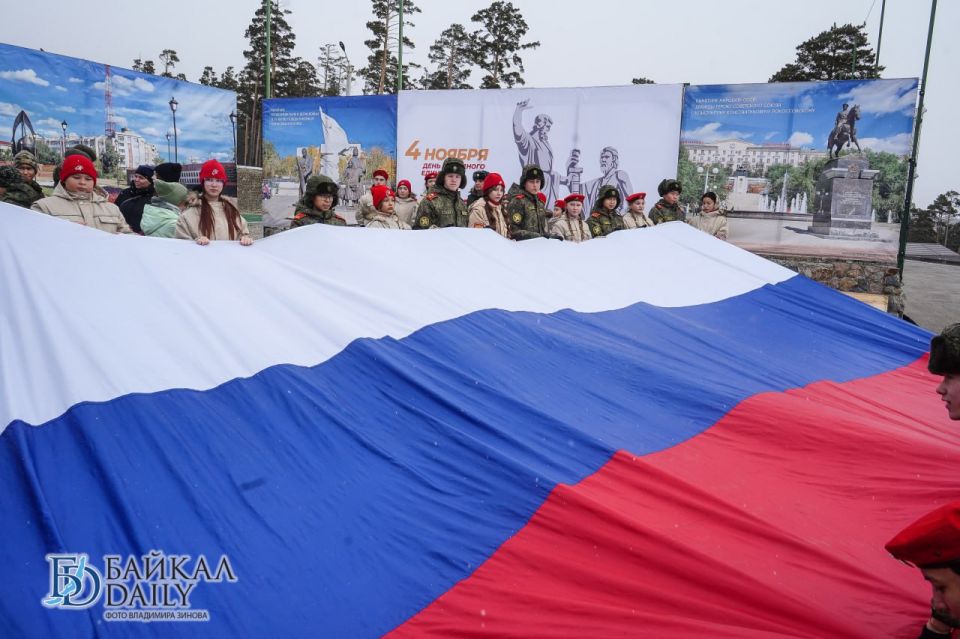 В Улан-Удэ прозвучал полуденный выстрел в честь Дня народного единства В Улан-Удэ прозвучал полуденный выстрел в честь Дня народного единства