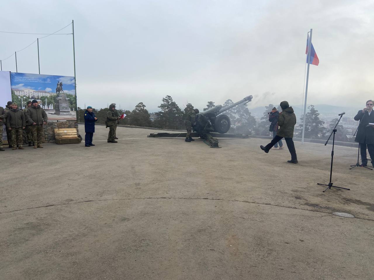 Сегодня в Улан-Удэ прозвучал полуденный выстрел Сегодня в Улан-Удэ прозвучал полуденный выстрел
