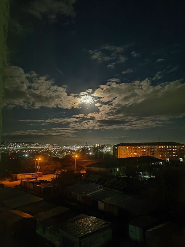 Любители звездного неба готовятся наблюдать Суперлуние