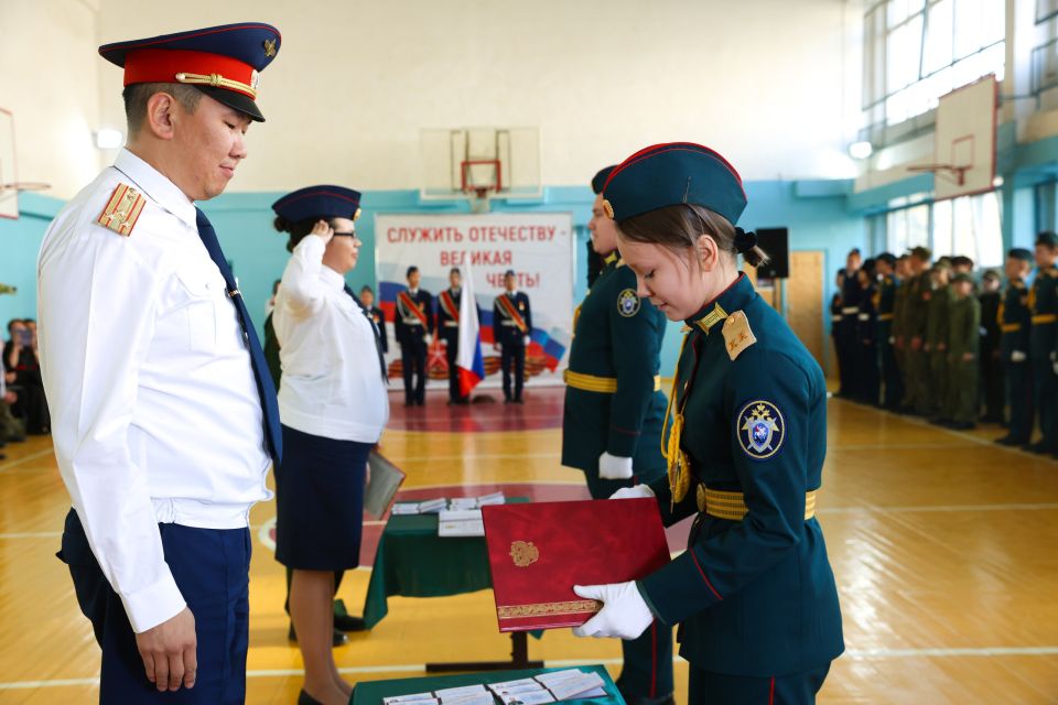 Сотрудники следственного управления приняли участие в торжественных мероприятиях, связанных с принятием присяги учащимися профильного кадетского класса Сотрудники следственного управления приняли участие в торжественных мероприятиях, связанных с принятием присяги учащимися профильного кадетского класса