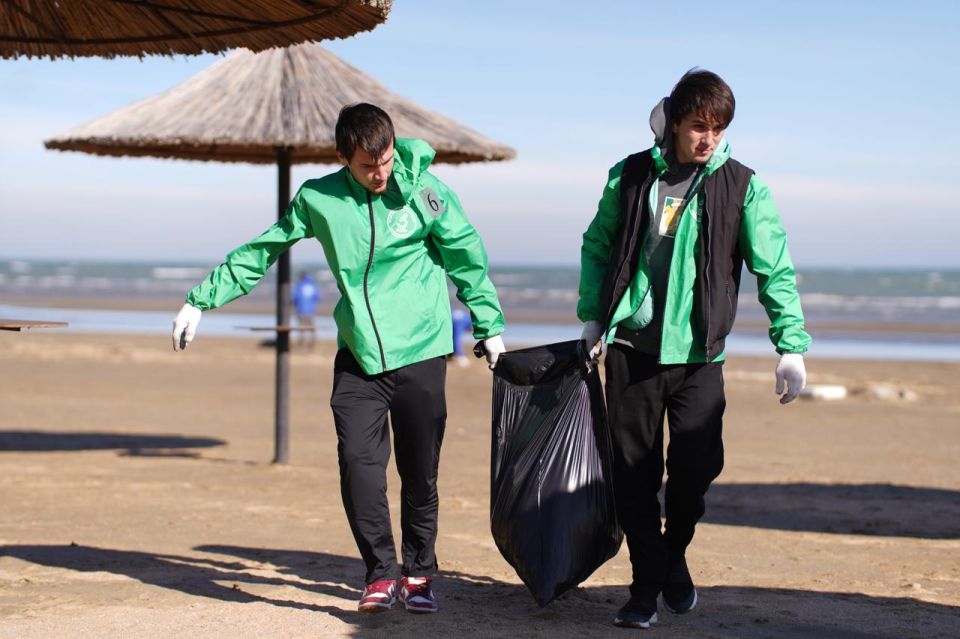 Ко Дню народного единства в регионах России — от Запорожья до Сахалина — прошли экологические субботники в рамках инициативы «Россия — семья семей» Ко Дню народного единства в регионах России — от Запорожья до Сахалина — прошли экологические субботники в рамках инициативы «Россия — семья семей»