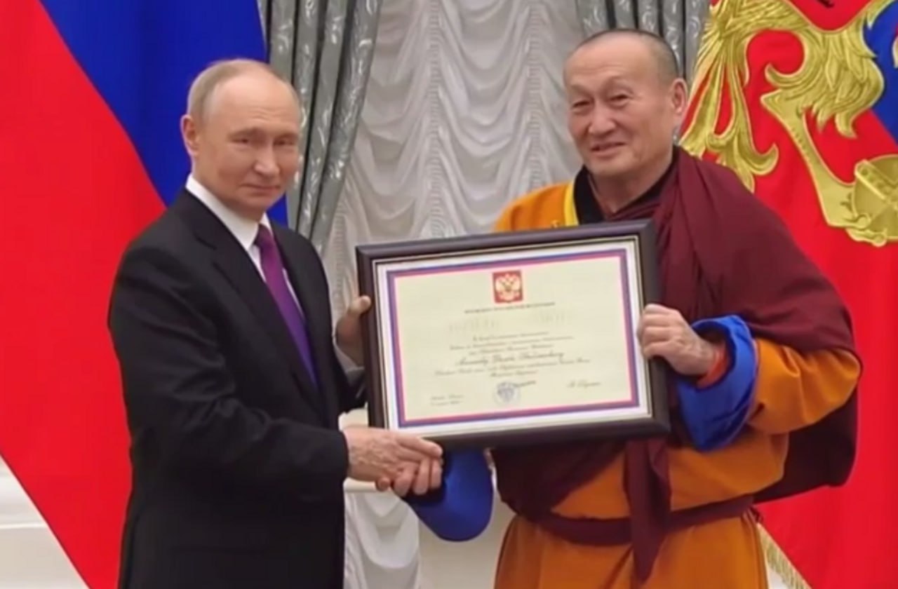 В День народного единства, 4 ноября, в Екатерининском зале Кремля состоялась торжественная церемония вручения государственных наград