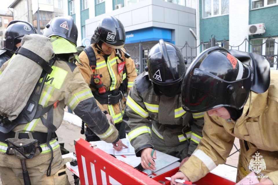 В Бурятии за сутки:. Огнеборцами республики ликвидировано 8 загораний