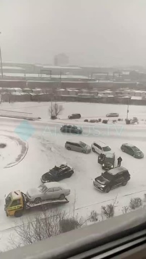 Водители угодили в скользкую «ловушку» на Борсоева