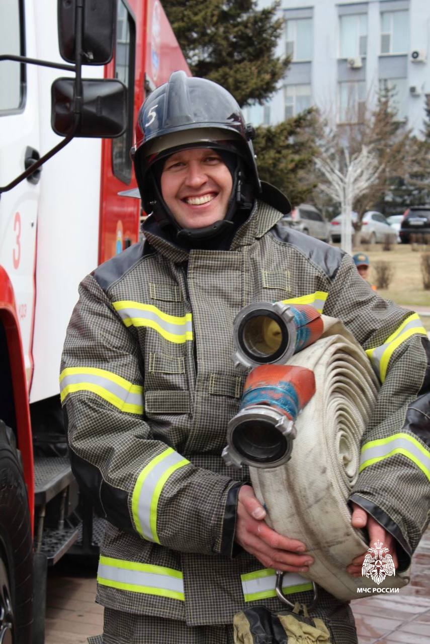 #РовесникиМЧС. Общий день рождения Пример семьи Ананиных – яркое подтверждение того, что МЧС России объединяет не только профессионалов, но и людей, преданных своему делу всей душой #РовесникиМЧС. Общий день рождения Пример семьи Ананиных – яркое подтверждение того, что МЧС России объединяет не только профессионалов, но и людей, преданных своему делу всей душой