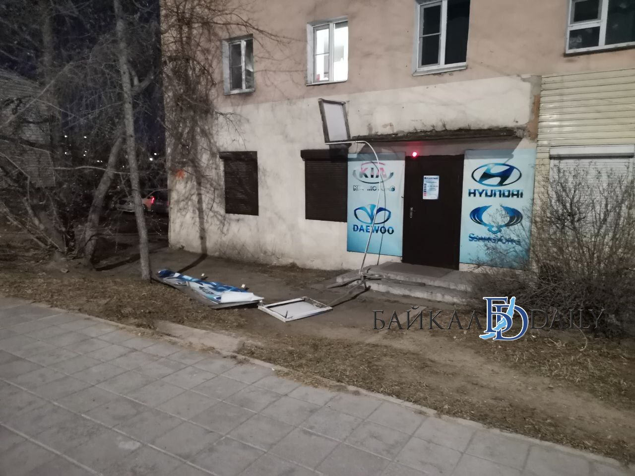 Последствия вчерашнего сильного ветра… Последствия вчерашнего сильного ветра…