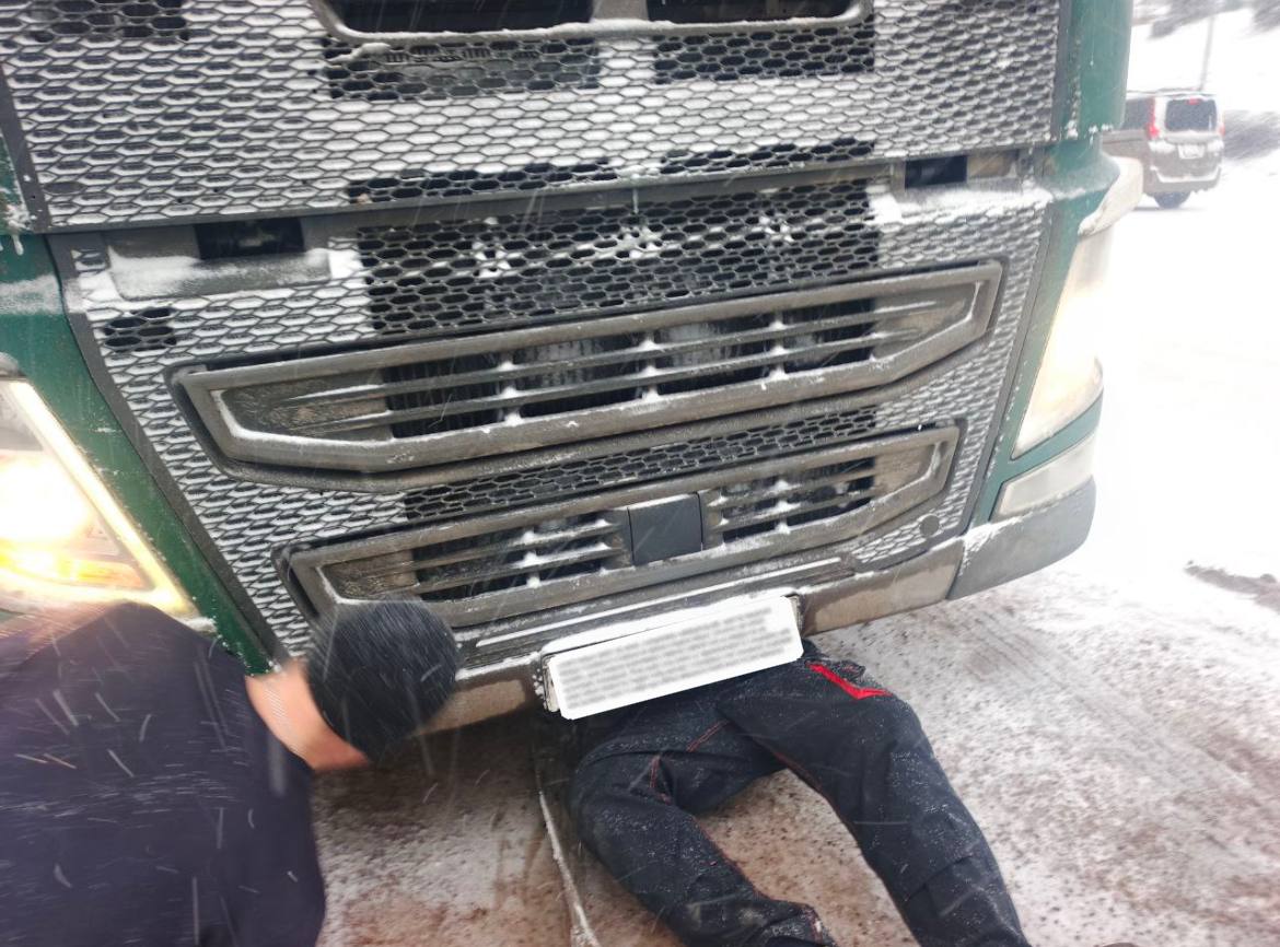 В Улан-Удэ сегодня в условиях снегопада произошёл ряд инцидентов с авто на лысой резине В Улан-Удэ сегодня в условиях снегопада произошёл ряд инцидентов с авто на лысой резине