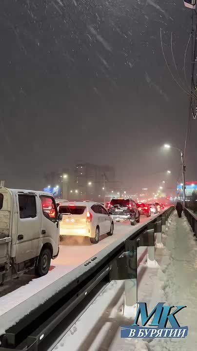 Первый снег парализовал город: пробки достигли 10 баллов