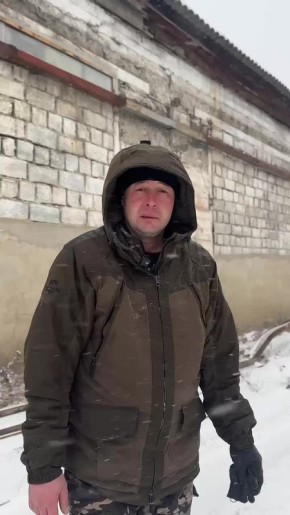 Работаем все. - Я водитель пескоразбрасывательной машины