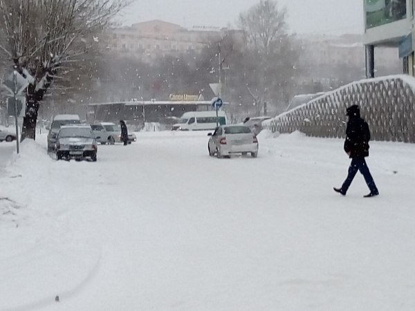 Снег будет идти всю ночь. По прогнозу Бурятского гидрометцентра, ночью 8 ноября на большей части территории республики ожидается снег, местами сильные снегопады