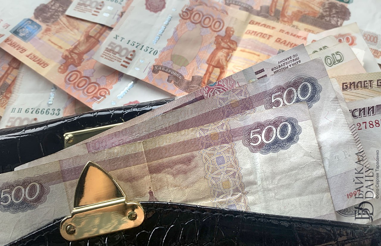 Очередной жертвой мошенников стала улан-удэнка, которая также поверила, что сейчас легко и просто заработает