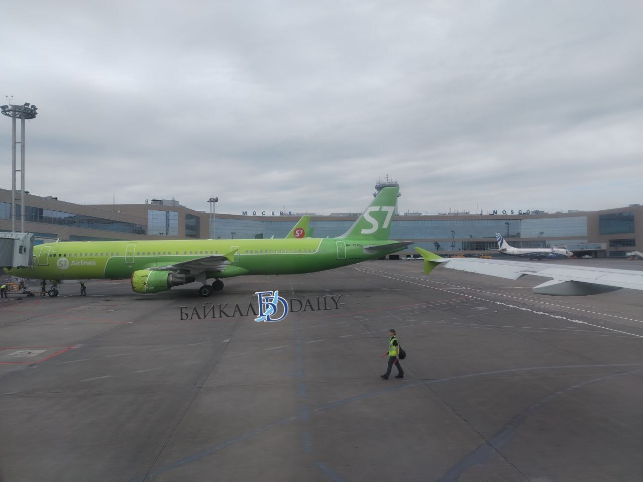 В аэропорту Домодедово спустя пять лет открыли бесплатные курилки в зоне ожидания внутренних рейсов