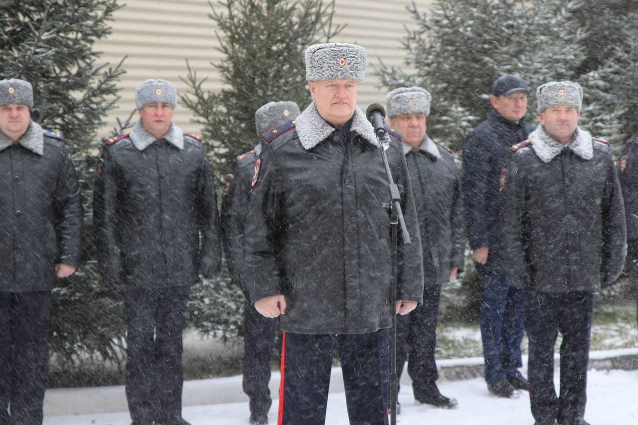 В МВД по Республике Бурятия почтили память сотрудников, погибших при исполнении служебного долга В МВД по Республике Бурятия почтили память сотрудников, погибших при исполнении служебного долга
