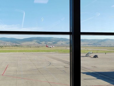 Волонтеры ищут вылетающих из Пхукета для сопровождения детей