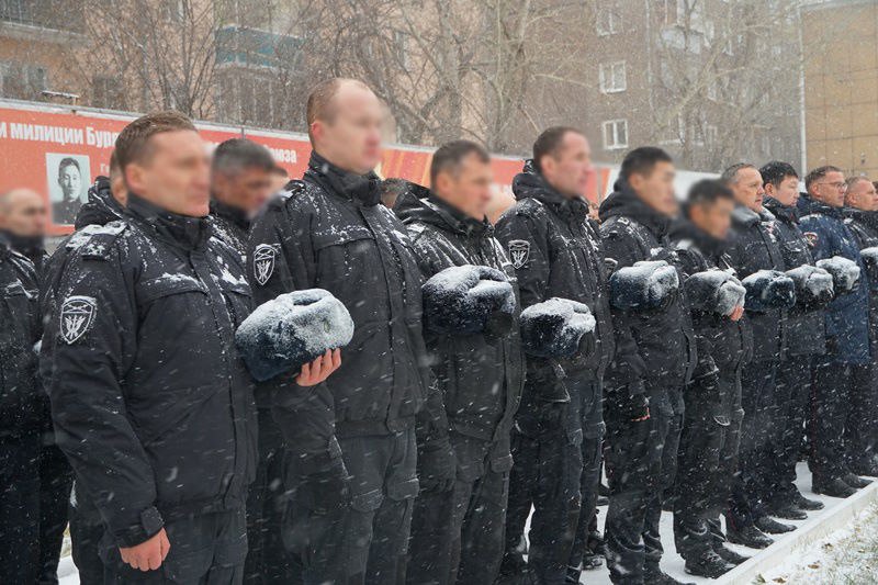 Память погибших сослуживцев почтили росгвардейцы в Бурятии