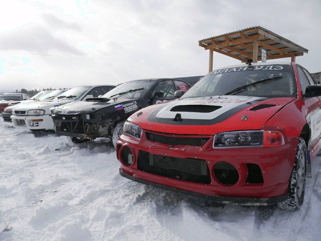 Рев моторов на ипподроме!. Сегодня на ипподроме состоялось открытие Чемпионата Республики по автомобильному кроссу! На старт вышли участники трех дивизионов: Рев моторов на ипподроме!. Сегодня на ипподроме состоялось открытие Чемпионата Республики по автомобильному кроссу! На старт вышли участники трех дивизионов: