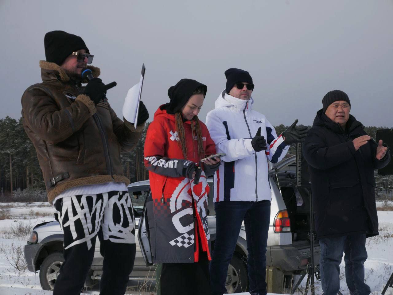 Рев моторов на ипподроме!. Сегодня на ипподроме состоялось открытие Чемпионата Республики по автомобильному кроссу! На старт вышли участники трех дивизионов: Рев моторов на ипподроме!. Сегодня на ипподроме состоялось открытие Чемпионата Республики по автомобильному кроссу! На старт вышли участники трех дивизионов: