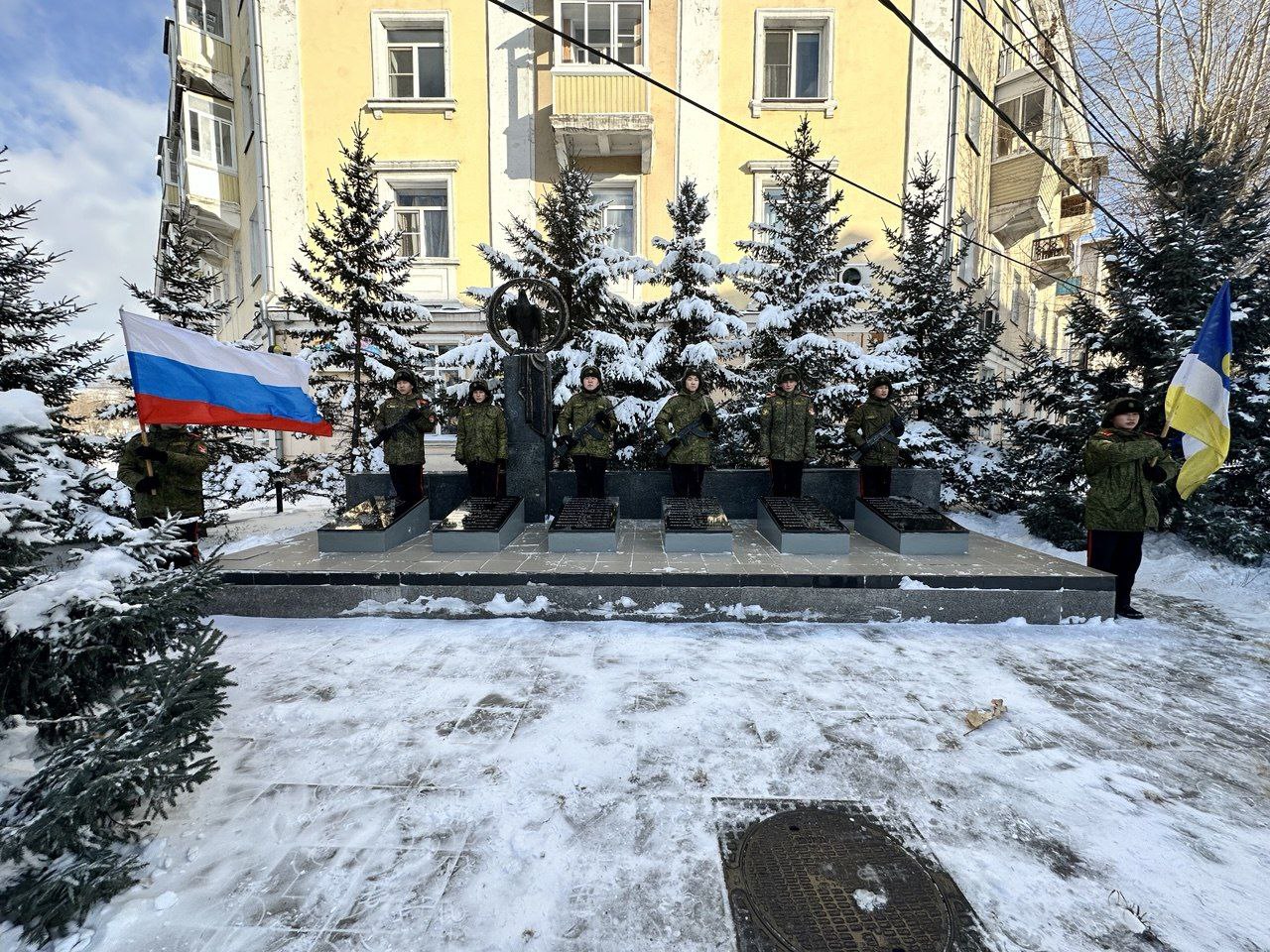 В Улан-Удэ транспортные полицейские и ветераны службы почтили память коллег, погибших при исполнении служебных обязанностей