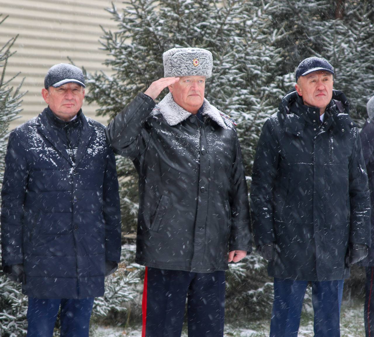 В МВД по Республике Бурятия почтили память сотрудников, погибших при исполнении служебного долга В МВД по Республике Бурятия почтили память сотрудников, погибших при исполнении служебного долга