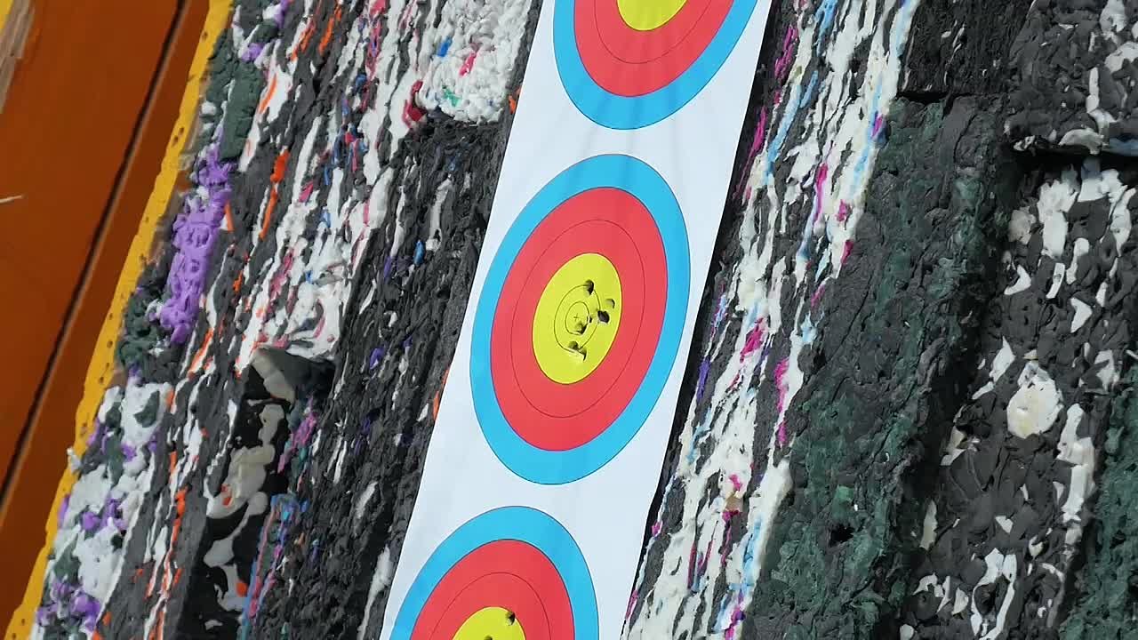 Знакомьтесь, Арюна Эрдыниева – мастер спорта России по стрельбе из лука! Чемпионка, для которой лук – это не просто спорт, а целое искусство