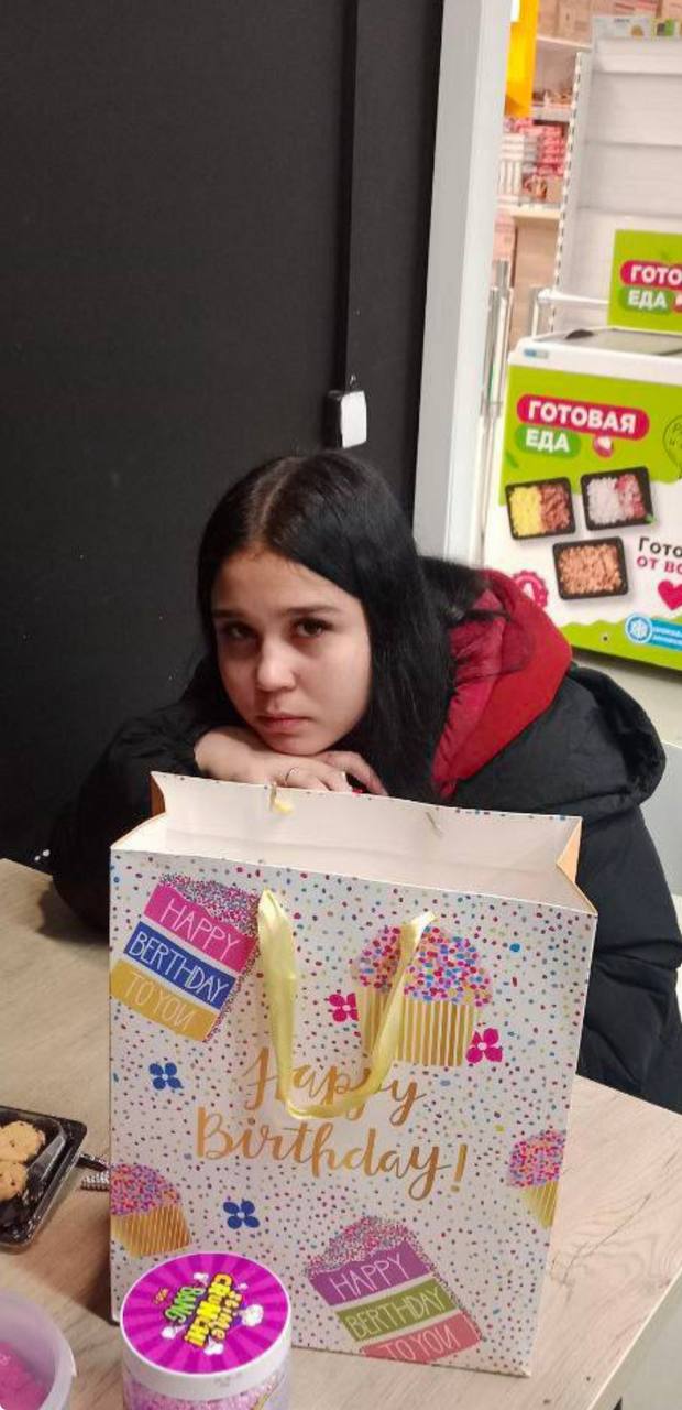 123 Внимание, розыск несовершеннолетнего! Сотрудниками полиции разыскивается 15-летняя Анастасия Рябова которая 9 ноября ушла из дома по ул. Пугачева и до настоящего времени не вернулась