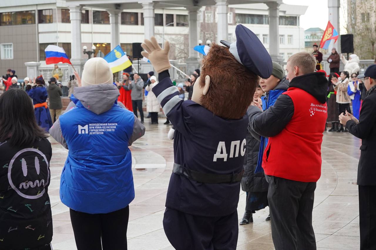В Бурятии полицейские провели масштабное профориентационное мероприятие «Будь в форме!» В Бурятии полицейские провели масштабное профориентационное мероприятие «Будь в форме!»