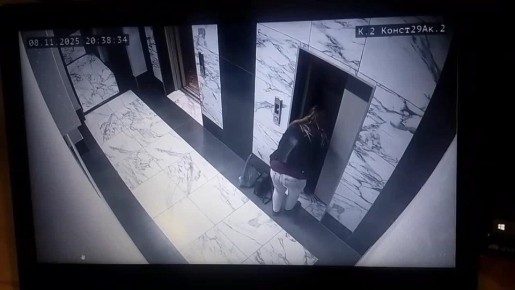 В Воронеже ребенок упал в шахту лифта после того, как оперся на его дверь