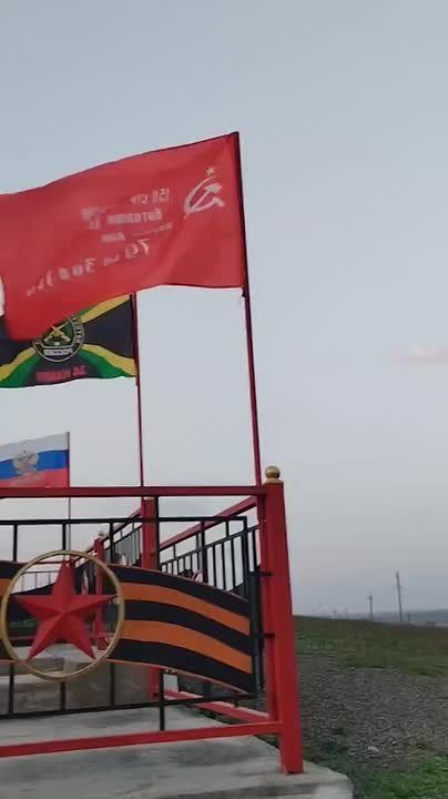 Над субурганом в ДНР снова развивается флаг Бурятии