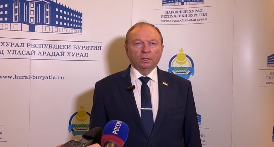 Буряад Уласай Арадай Хуралай Трлэгшэ Владимир Павлов мндэр нгэрhэн олоной хабаадалгатай бюджет збшэлэлгын зблнэй талаар hанамжаараа хубаалдаба