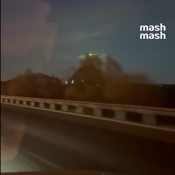 Метеорит, замеченный над Москвой и соседними регионами, пробил крышу частного дома в поселке Брейтово Ярославской области