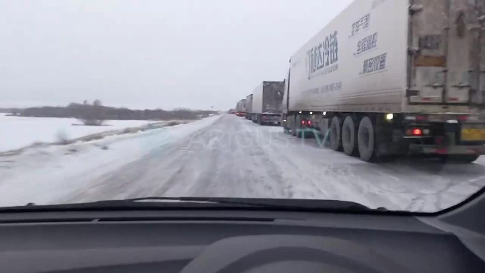 Огромная пробка из фур тянется в Мухоршибирском районе