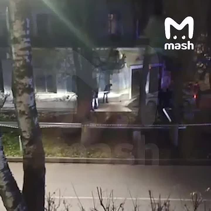 Мальчику оторвало пальцы, когда он поднял деньги с земли